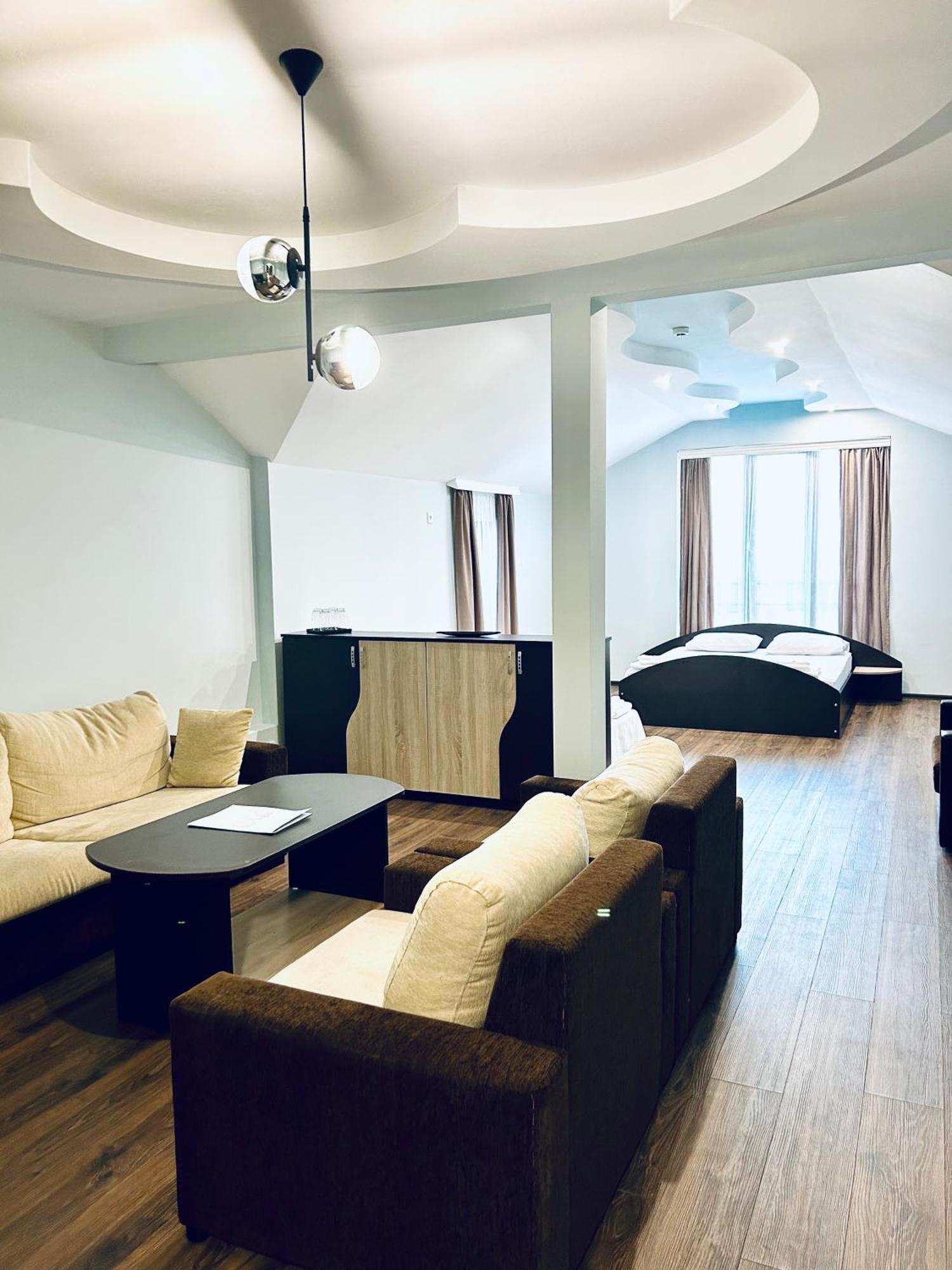 Meatsa Hotel Kŭrdzhali エクステリア 写真