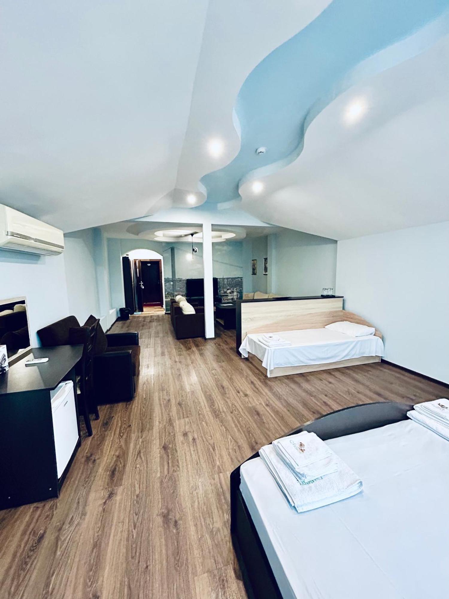 Meatsa Hotel Kŭrdzhali エクステリア 写真