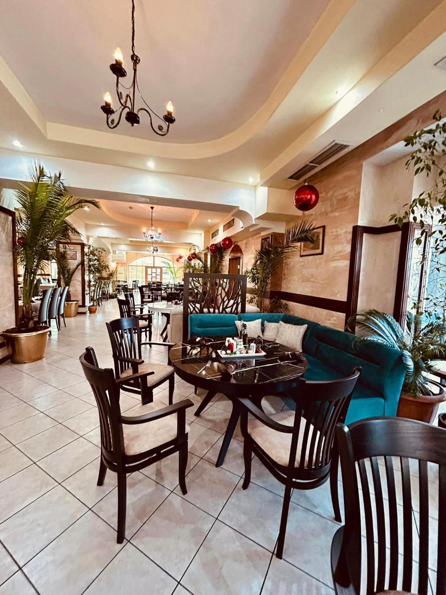 Meatsa Hotel Kŭrdzhali エクステリア 写真
