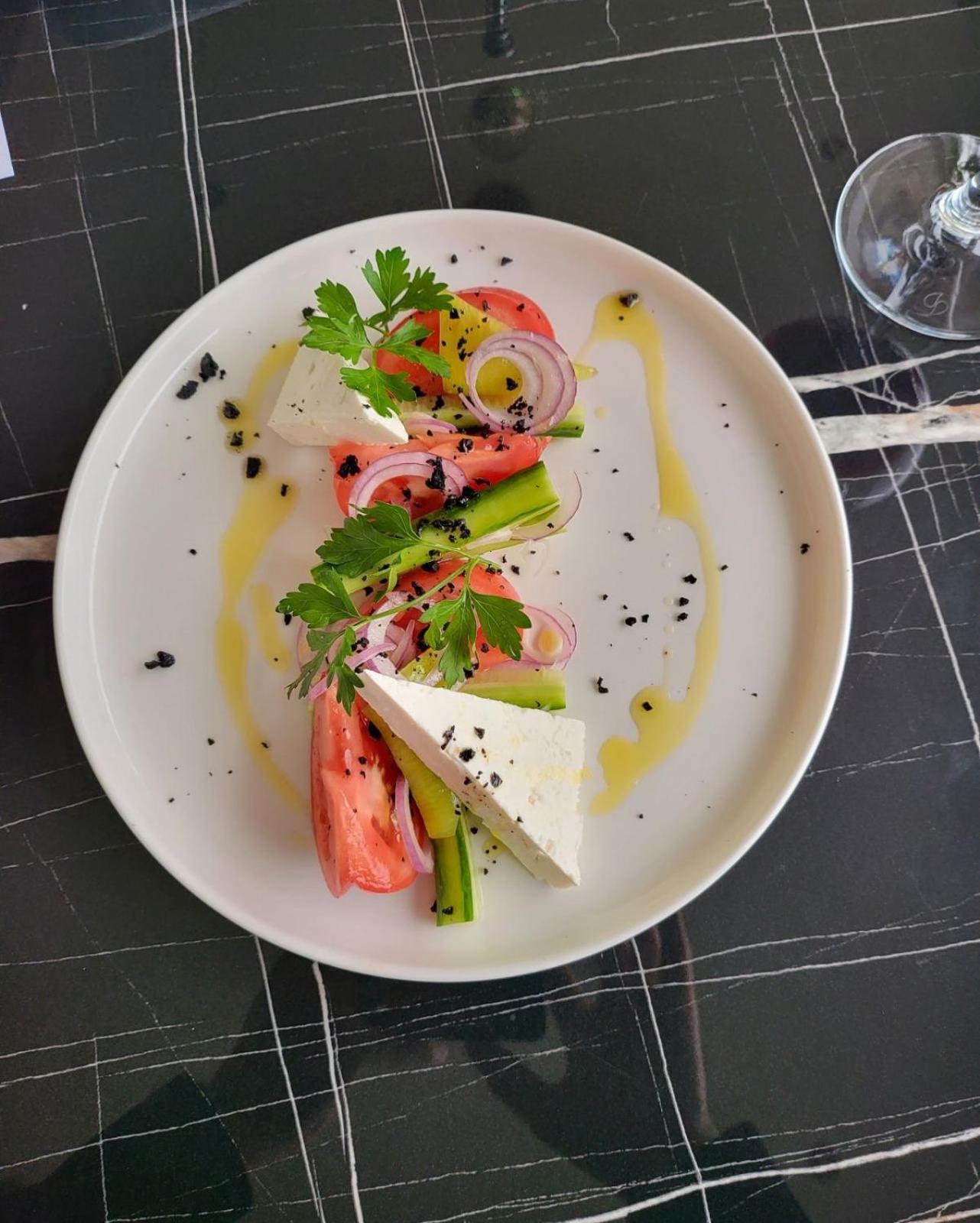 Meatsa Hotel Kŭrdzhali エクステリア 写真
