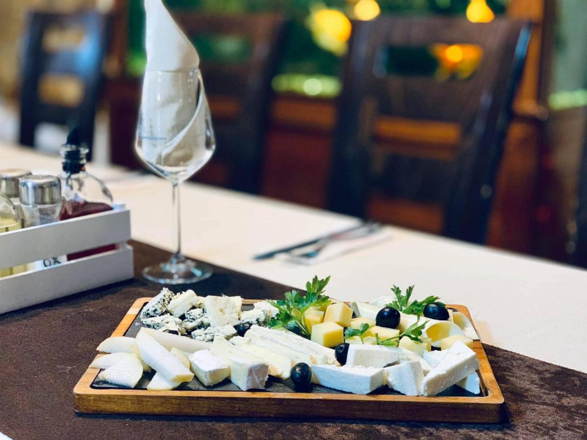 Meatsa Hotel Kŭrdzhali エクステリア 写真